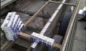 S-a pornit în Franța cu mii de țigarete tăinuite într-o remorcă pentru tractări auto